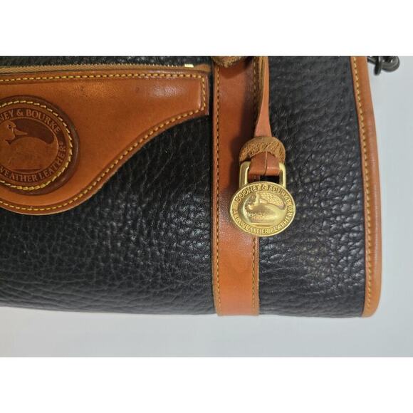 Vintage Dooney & Bourke USA Black Tan AWL Leather Shoulder Bag Tote Purse - Picture 3 of 16
